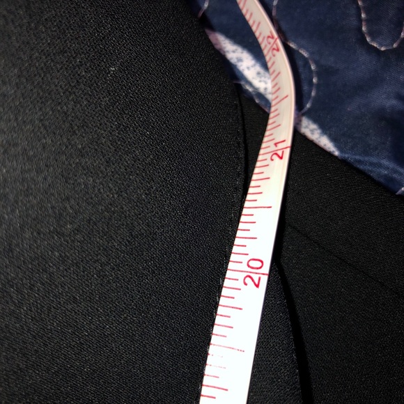 Briggs petite black  lightweight top size medium - Picture 6 of 10